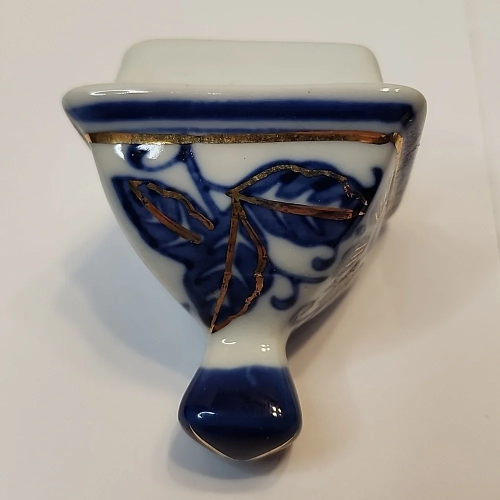 Ginger Jar Square Shape With Enlarged Body Separate Lid Blue, gold and White - Picture 5 of 7